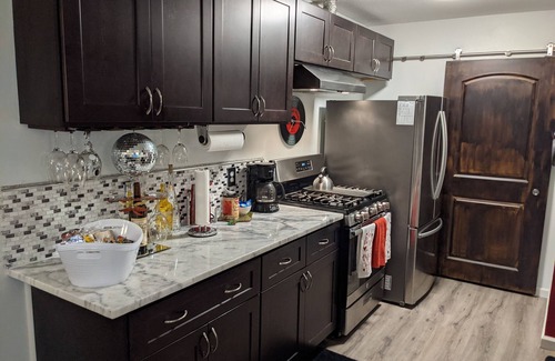 Austin House | Beautiful "Austintatious" Townhome with Lake Views 9.8/10