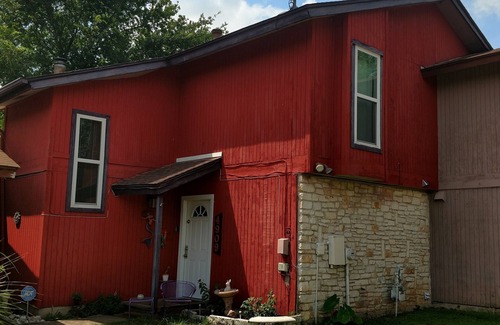 Austin House | Beautiful "Austintatious" Townhome with Lake Views 9.8/10