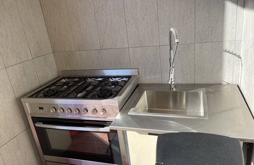 Dennington House | Guest Rated: Austral Place 88 with Family-Friendly Amenities
