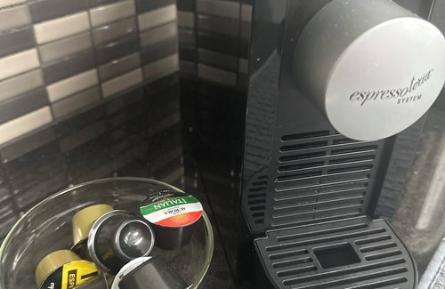 Dennington House | Guest Rated: Austral Place 88 with Family-Friendly Amenities