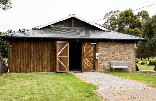 Wildwood House | Idyllic Australian Country Retreat with Ocean Views & Spa