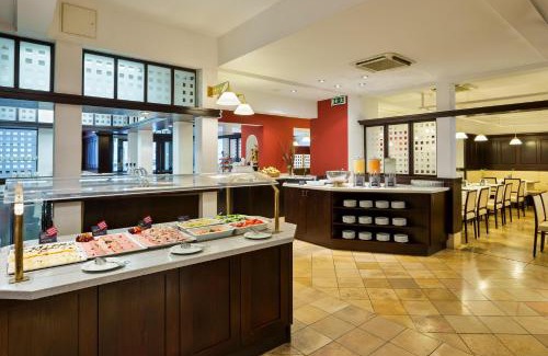 Margareten Hotel | Elegant Stay at Austria Trend Hotel Ananas Wien