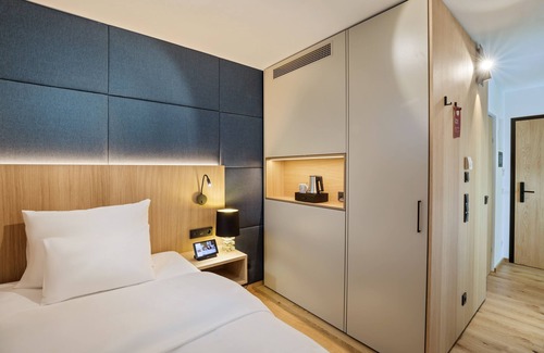 Hietzing Hotel | Experience Austria Trend Hotel Maximilian - 4-Star Comfort