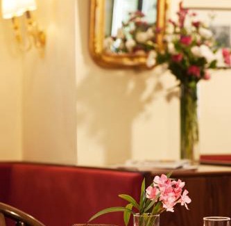Old City Hotel | Welcoming Austrian Pilgrim Hospice: Top-Rated Family Getaway