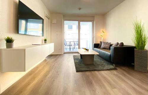 Friedrichshafen Apartment | Ideal Auszeit Apartment STYLE by the Bodensee with Hot Tub