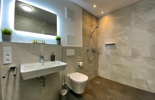 Friedrichshafen Apartment | Ideal Auszeit Apartment STYLE by the Bodensee with Hot Tub