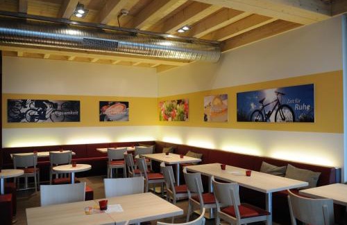 Wornitz Hotel | Comfortable Stay at Auszeit Cafè & Hotel: Pet-Friendly Amenities