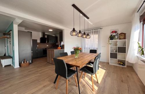 Neuweiler Apartment | Experience Auszeit im Gartenweg: Pet Friendly & Ocean View