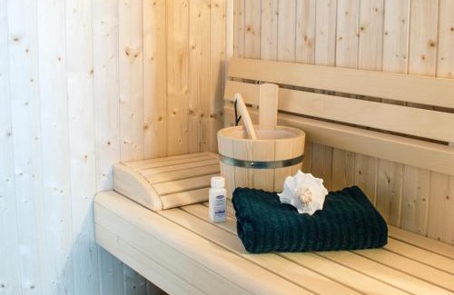 Butjadingen Apartment | Family-Friendly Sielhuus: Rooftop Terrace & Sauna Retreat