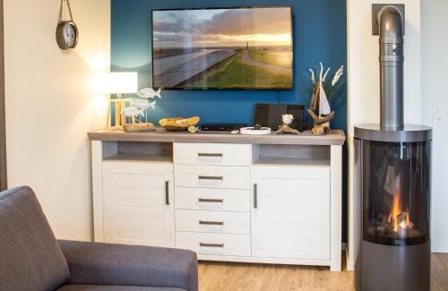Butjadingen Apartment | Family-Friendly Sielhuus: Rooftop Terrace & Sauna Retreat