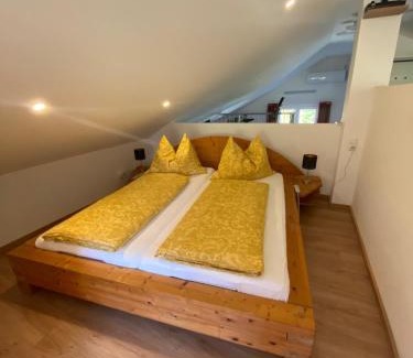 Bad Ischl Apartment | Top-Rated Auszeit Salzkammergut Appartements with Hot Tub