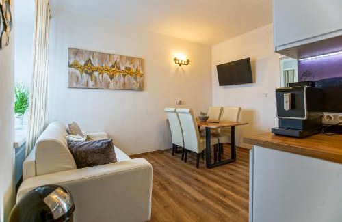 Leoben Apartment | Relaxing AusZeit Steiraland 3 with Private Garden & Terrace