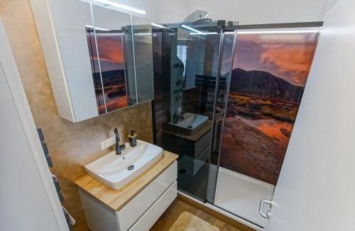 Leoben Apartment | Pet-Friendly AusZeit Steiraland 8 with Covered Balcony