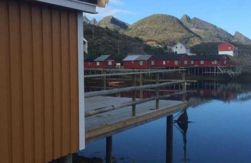 Moskenes House | Authentic Rorbu: Guest Rated 9.8, Perfect for Families