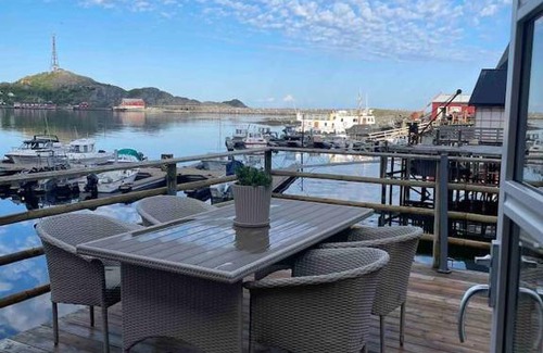Moskenes House | Authentic Rorbu: Guest Rated 9.8, Perfect for Families