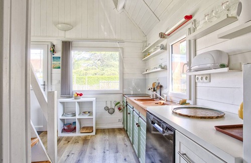 Merville-Franceville-Plage Ski Chalet | Authentic chalet steps from beach, perfect for relaxation