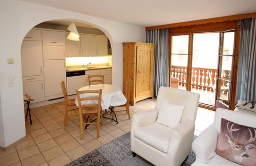 Celerina-Schlarigna Apartment | Serene Celerina Apartment House with Spa & Family Amenities