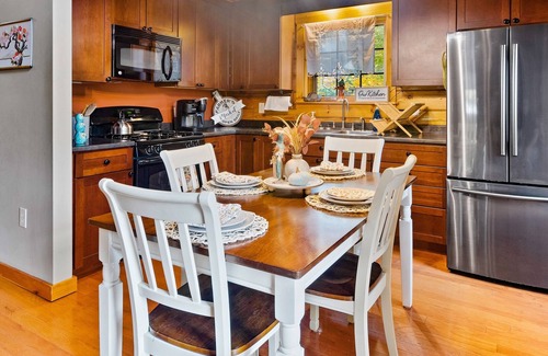 Rome Cabin | Charming Adirondack Log Cabin with Scenic Pond View