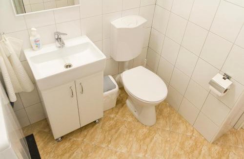 Erzsebetvaros Apartment | Guest Rated: 9.4/10 at Authentic Akacfa Apartment