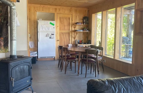 Juneau Cabin | Explore Authentic Alaska Wilderness with Family-Friendly Amenities