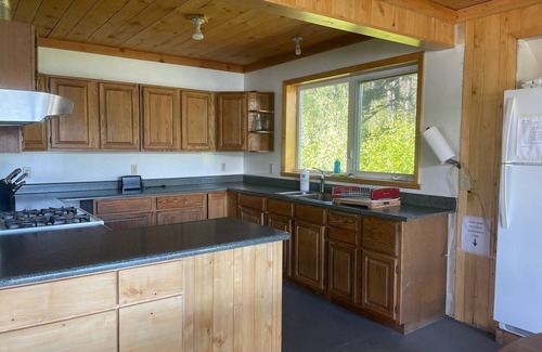 Juneau Cabin | Explore Authentic Alaska Wilderness with Family-Friendly Amenities