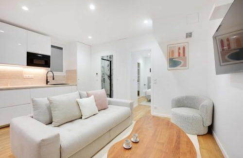 Bonne-Nouvelle Apartment | Cozy 1BR Apartment in Montorgueil - Child Friendly Stay
