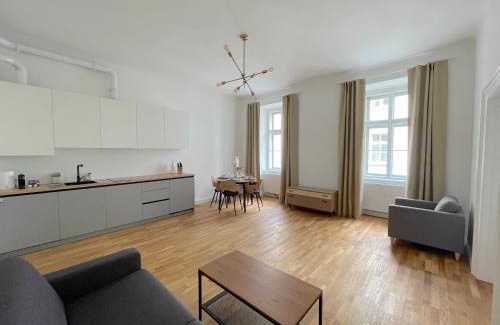 Margareten Apartment | Cozy Apartment Steps from City Centre - Guest Rated 9.3/10