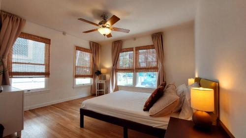 Austin House | Authentic Austin Pad with Roof-top Deck Bar
