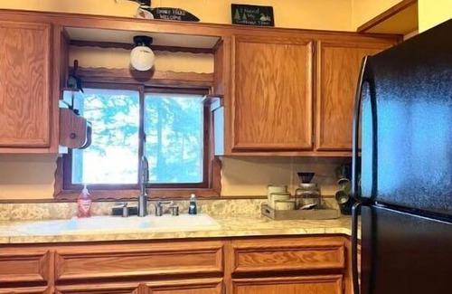 Presque Isle House | Cozy Cabin Getaway at Annabelle Lake for Families