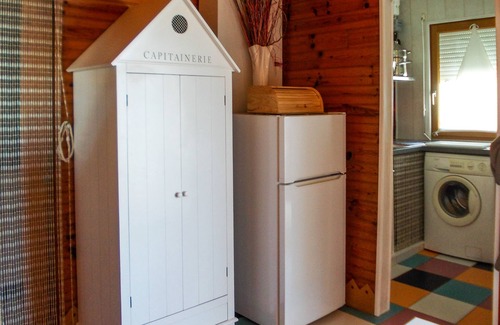 Gruissan Plage Ski Chalet | Cozy Cottage on Stilts with Ocean Views - Guest Rated 9.8