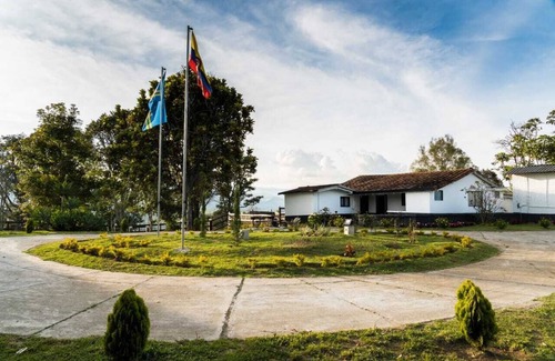 Entrerrios House | Discover Authentic Colombian Finca: Calm, Peace & Adventure
