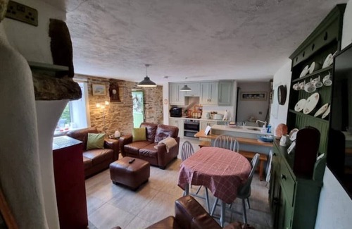 Termon Cottage | Charming Rustic Cottage Retreat with Pool & Spa - 9.8 Rated