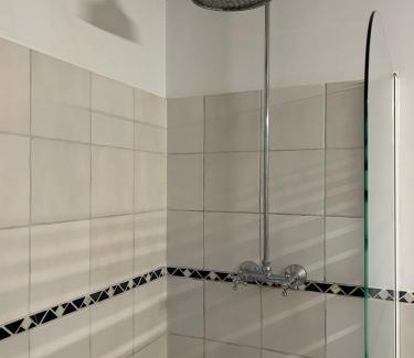Stadionbuurt Apartment | Unique Dutch Boathouse - Family-Friendly 4-Star Retreat