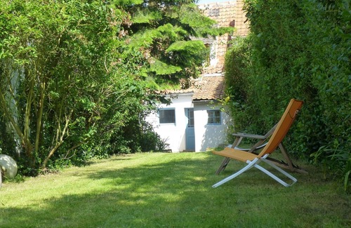 Wissant House | Cozy Fisherman's Cottage with Garden and Family Amenities
