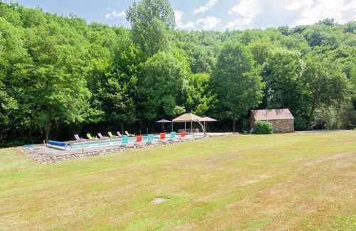 Saint-Medard-d'Excideuil House | Charming Farmhouse with Heated Pool Near Scenic River