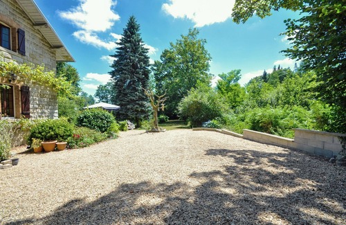 Bussiere-Galant House | Peaceful Authentic French Cottage with Great Family Amenities