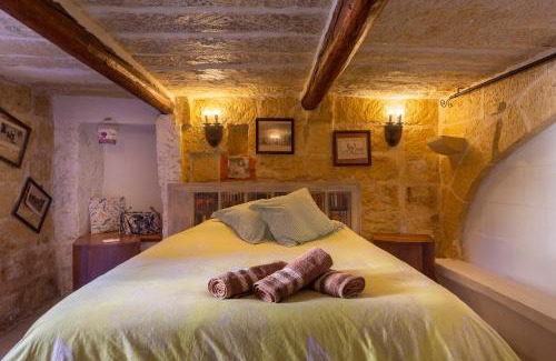 Xewkija Villa | Discover Ta Rummiena Farmhouse: Oceanfront Oasis with Pool