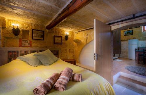 Xewkija Villa | Discover Ta Rummiena Farmhouse: Oceanfront Oasis with Pool