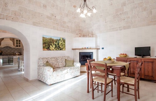 Macchia di Monte Villa | Unique Historic Trullo with Pool – Perfect for Families!