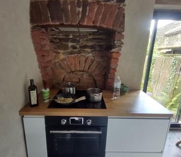 Haulme House | Inviting Home in Semoy Valley, Perfect for Families
