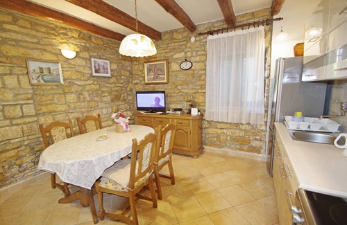 Rakalj House | Enchanting Istrian House with Pool and Garden Retreat