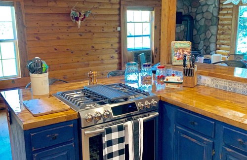 Glenwood Springs House | Private Colorado Cabin near Roaring Fork River Awaits
