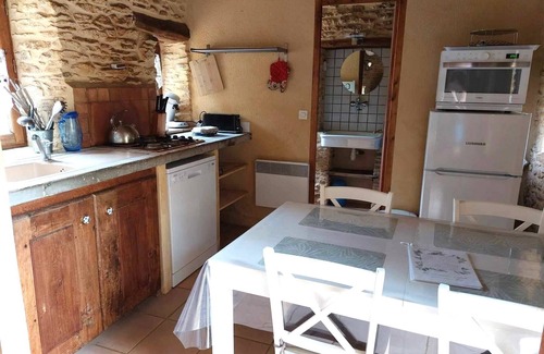 Proissans Cottage | Charming Périgord House with Saltwater Pool Near Sarlat