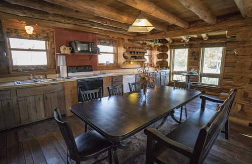 Marthasville Cabin | Authentic Log Cabin: Family-Friendly Getaway with Lake Views