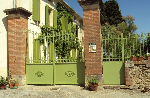 Souilhe House | Discover the Authentic Lauragaise Mansion with Pool Access