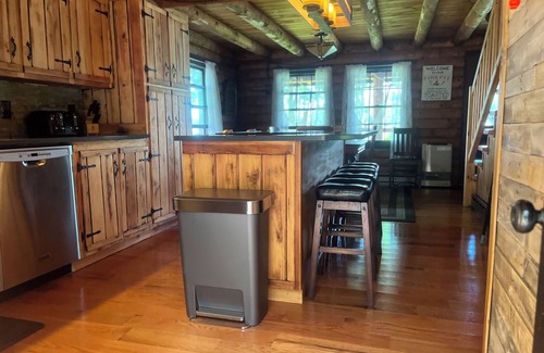 Raymond Cabin | Experience Authentic 4 BR Log Cabin on Little Sebago Beach