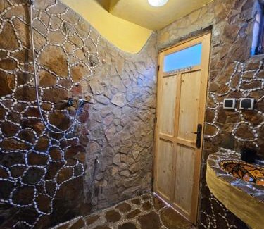 Timizguida-Ouftas House | Family-Friendly Authentic Moroccan Homestay with Pets Welcome