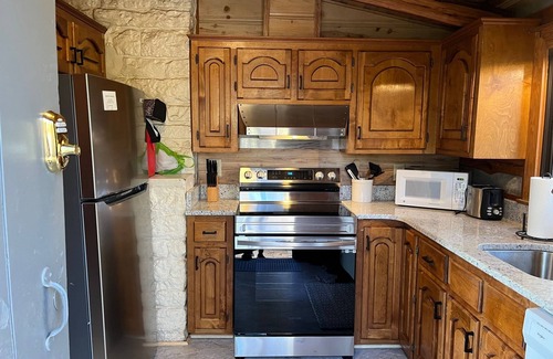 Front Royal Cabin | Cozy Mountain Log Cabin Overlooking the Shenandoah River