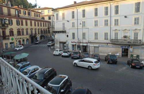 Ronciglione Apartment | Cozy Authentic Room for Family-Friendly Getaways