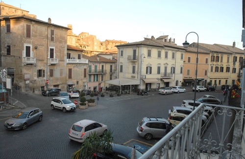 Ronciglione Apartment | Cozy Authentic Room for Family-Friendly Getaways